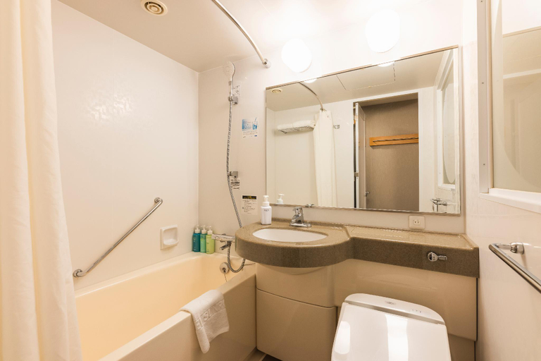 Bathroom 15