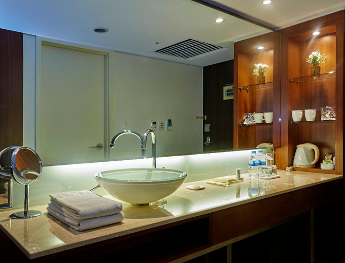 Bathroom 11