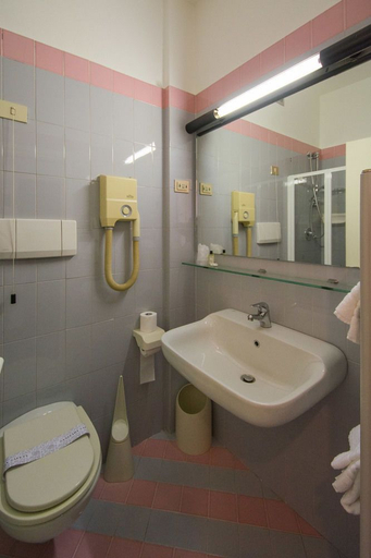 Bathroom 3, Helios Hotel, Monza and Brianza