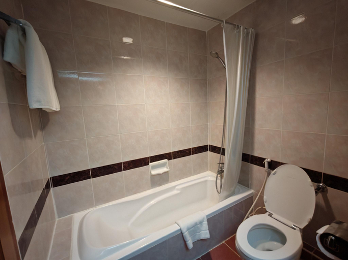 Bathroom 7