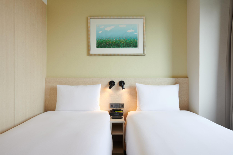 Bedroom 12