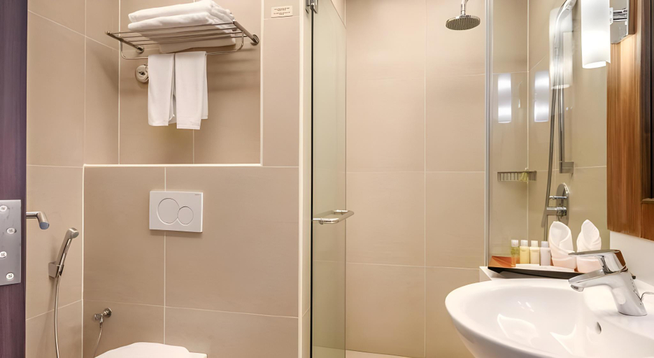 Bathroom 20