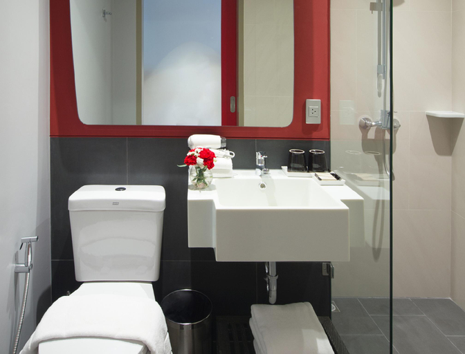 Bathroom 10