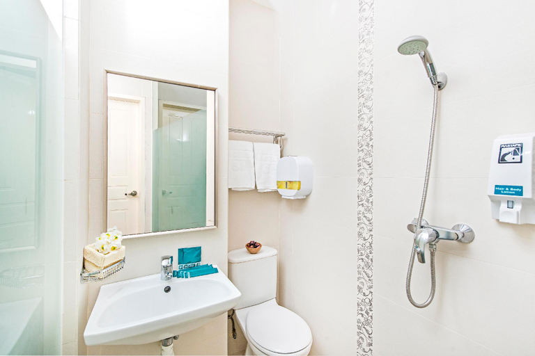 Bathroom 16