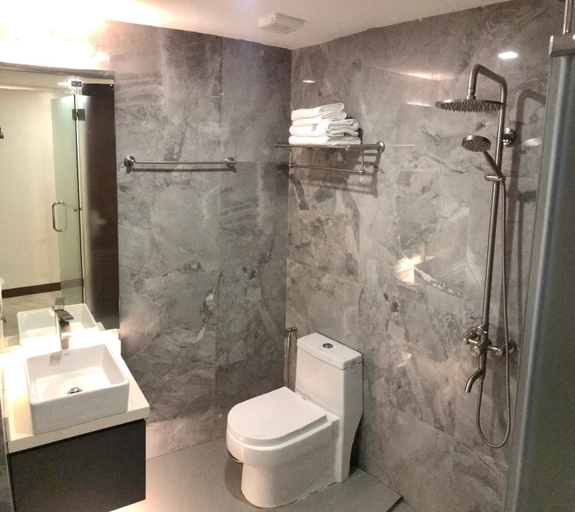 Bathroom 22