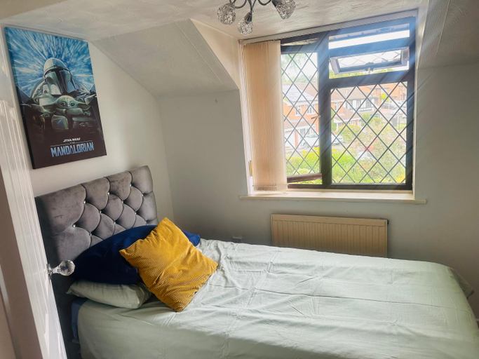 3, Home away from home, Wiltshire