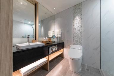 Bathroom 19