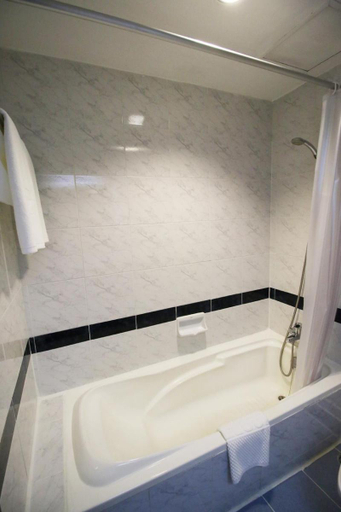 Bathroom 20