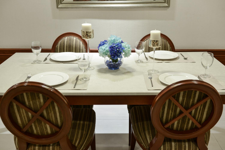 Dining Room 17