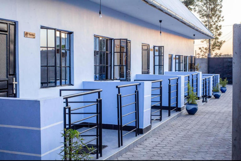 Others 5, Shavia Lodge, Meru