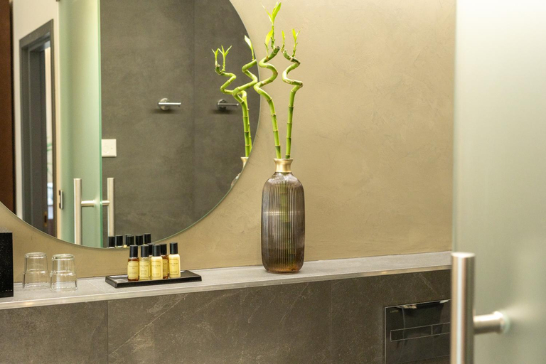 Bathroom 16