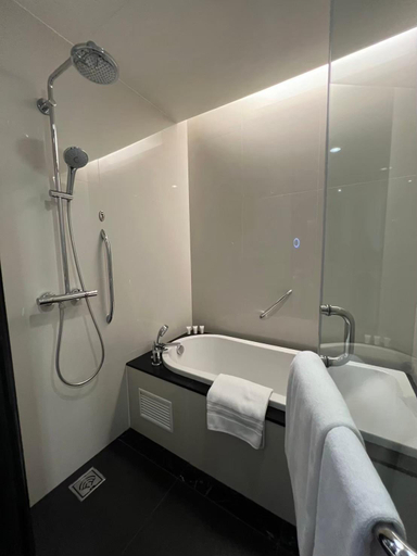 Bathroom 20