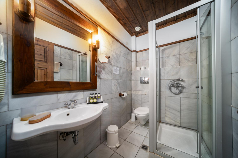 Bathroom 3, Hotel Ligeri, Thessaly