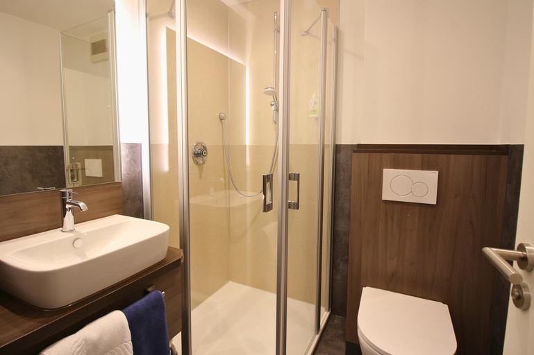 Bathroom 4, Hotel Graf Balduin, Emsland
