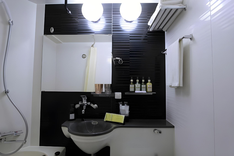 Bathroom 27