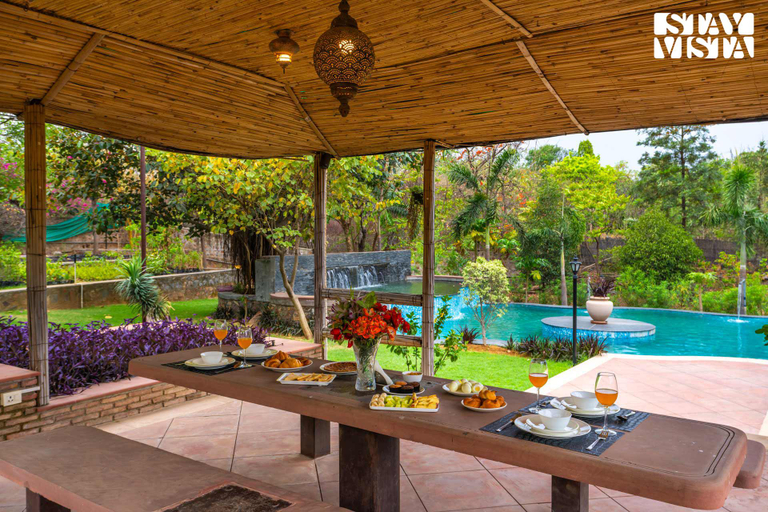 Food & Drinks 5, StayVista at Maple Farms with Pool, BBQ & Bonfire, Gurgaon