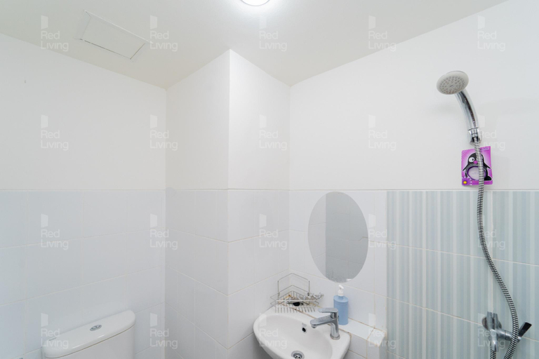 Bathroom 2, RedLiving Apartemen JP Bogor - Guardian Room, Bogor