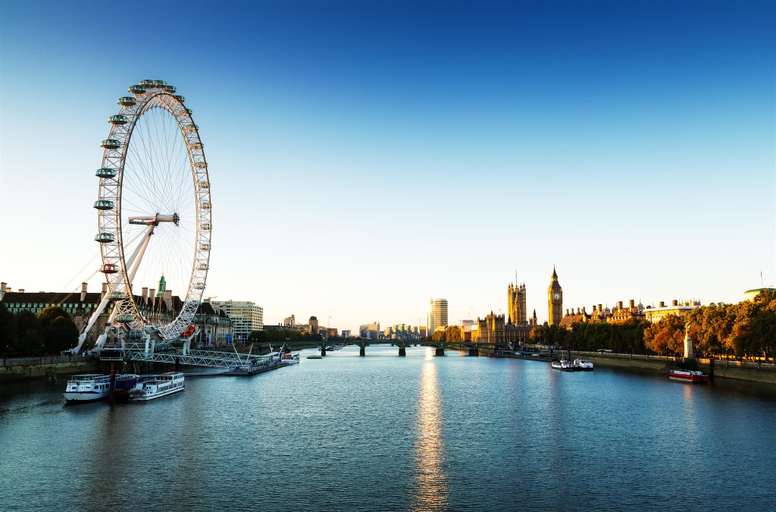 Nearby Landmark 4, Central London Room, London