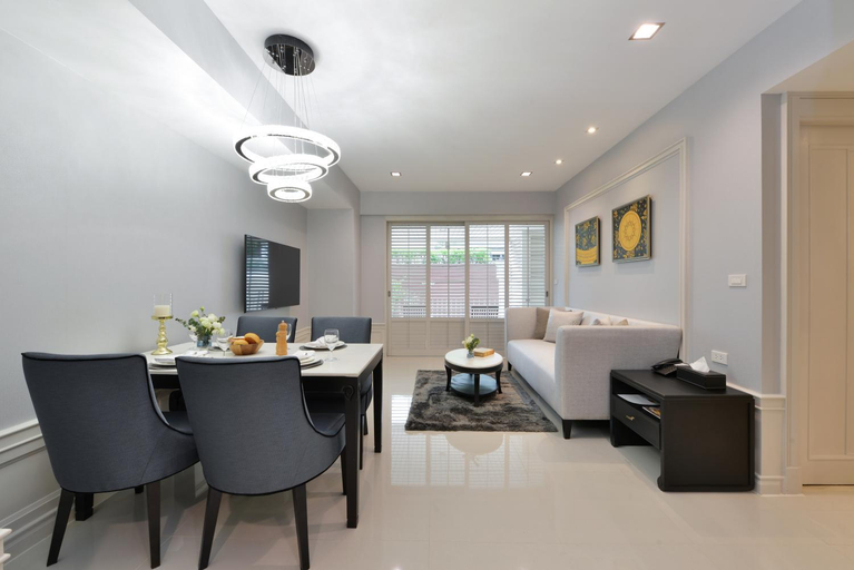 Dining Room 12