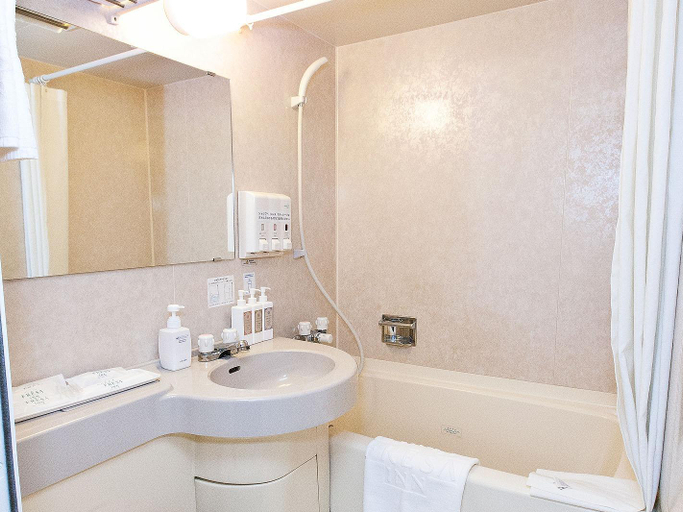Bathroom 26