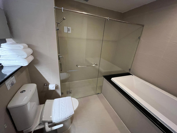 Bathroom 12