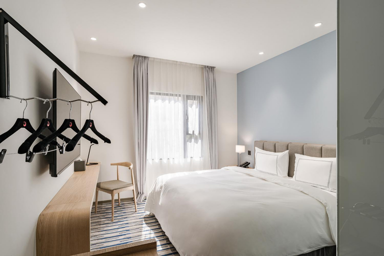 Bedroom 2, Phoenix Hotel Taichung, Taichung
