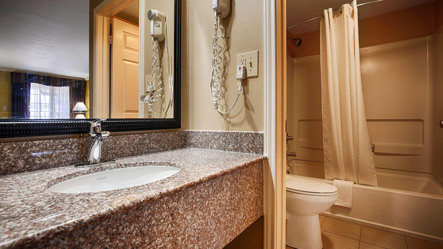 Bathroom 4, Best Western Paradise Inn, Nueces