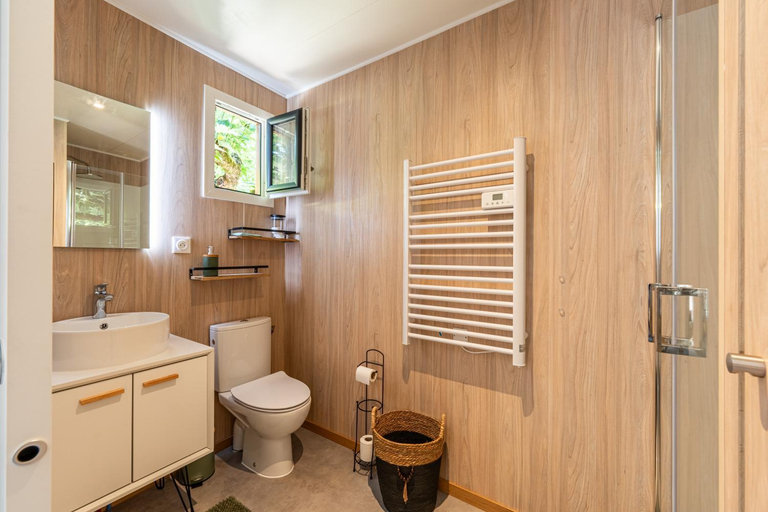 Bathroom, Chambre d'hotes de la dame blanche, Dordogne