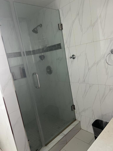 Bathroom 4, We are in this together, Orange