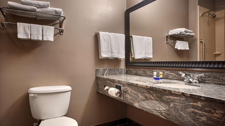 Bathroom 4, Best Western Giddings Inn & Suites, Lee