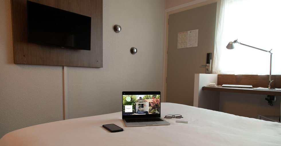 Bedroom 3, Campanile Toulouse Blagnac , Haute-Garonne