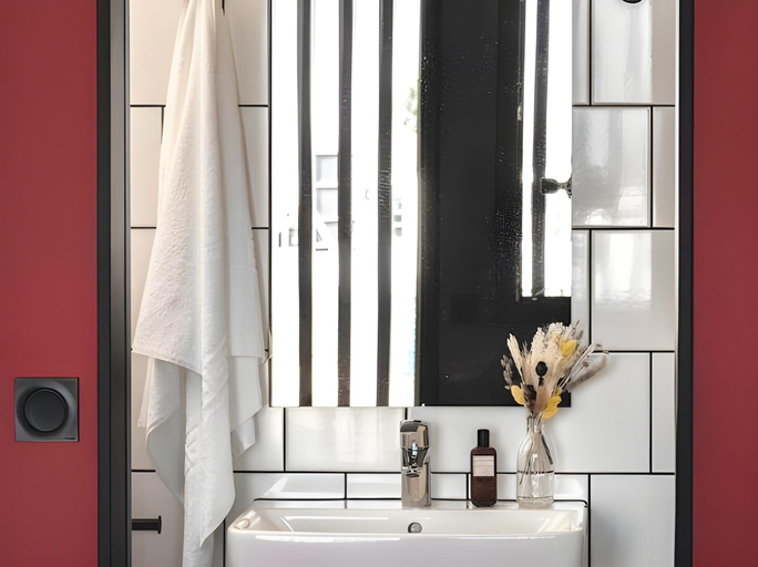 Bathroom 4, Eklo Hotels Paris Marne La Vallée, Seine-et-Marne
