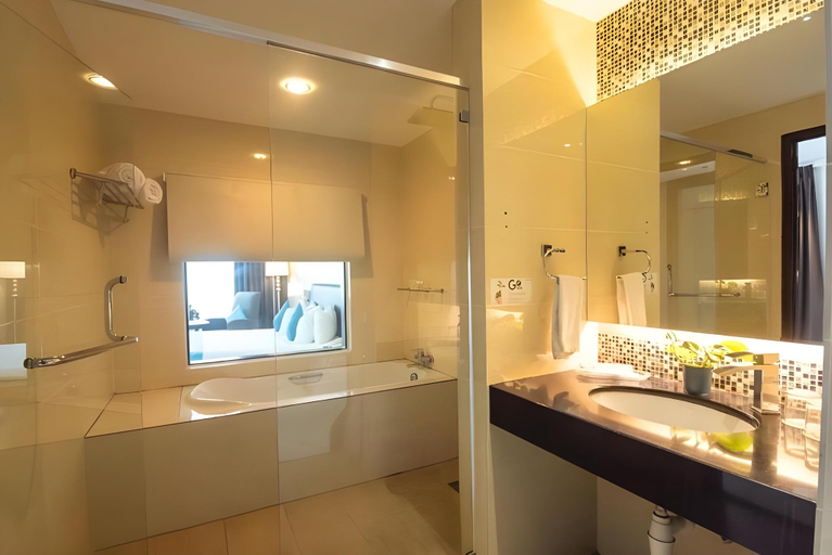 Bathroom 19