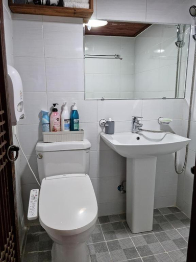 Bathroom 3, Gohyundang, Jeonju