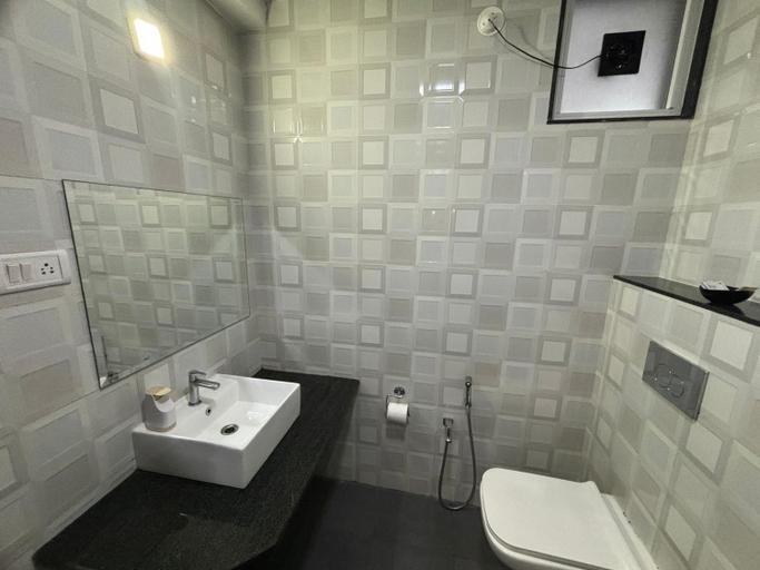 Bathroom 2, Henmil Vagator, North Goa