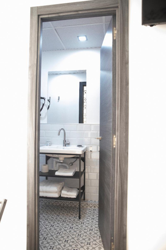 Bathroom 3, Hostal Boutique I Host You, Madrid