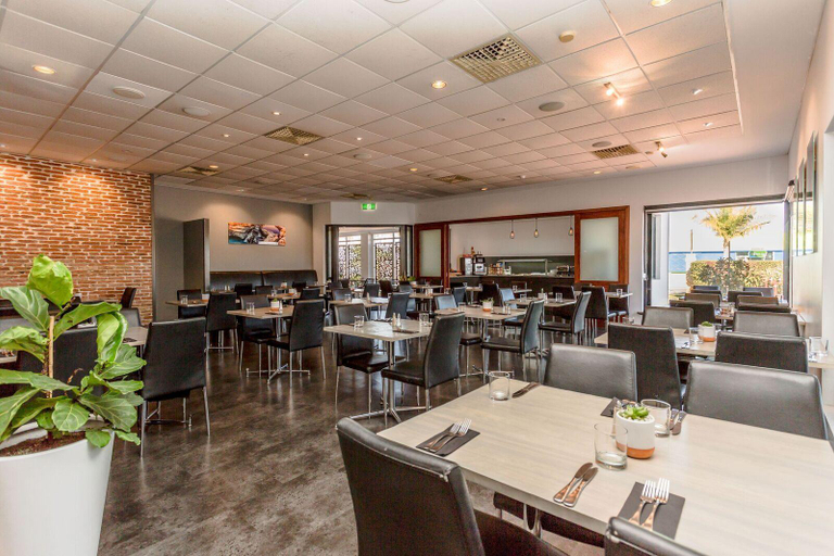 Food & Drinks 5, Country Comfort Perth, Perth