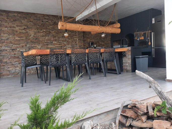 Food & Drinks, La Piticu, Dubova