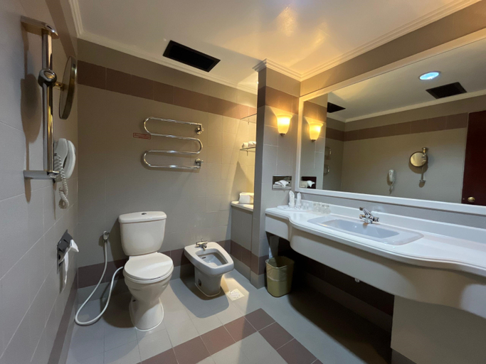 Bathroom 5