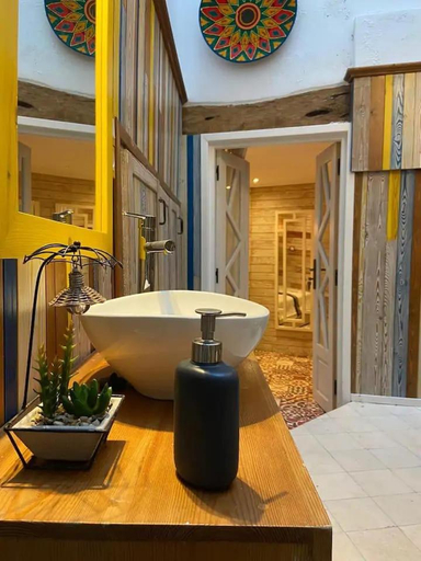 Bathroom 4, Casa Cameleon, Essaouira