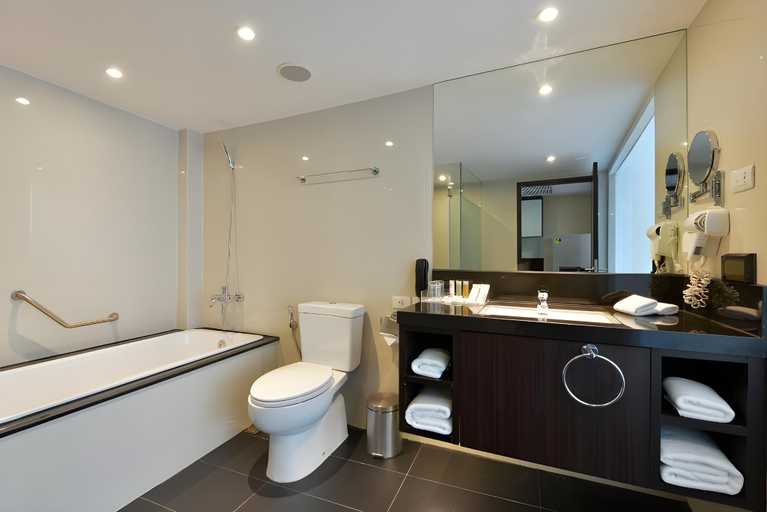 Bathroom 18