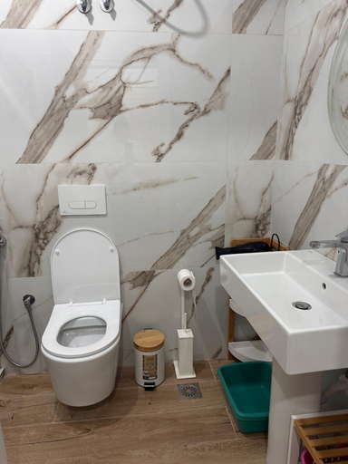 Bathroom 2, Megrooms, Sarandës