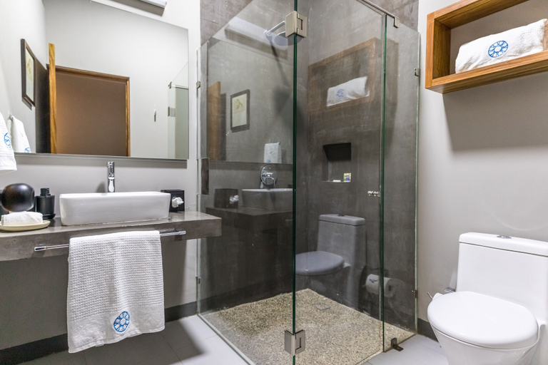Bathroom 5, Casa Olié, Del Centro