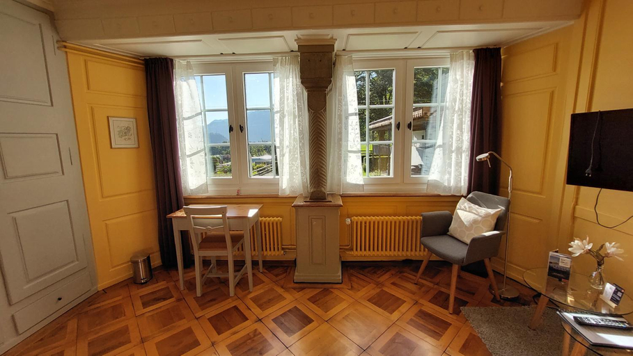 Others 5, BnB Elsenerhaus, Glarus