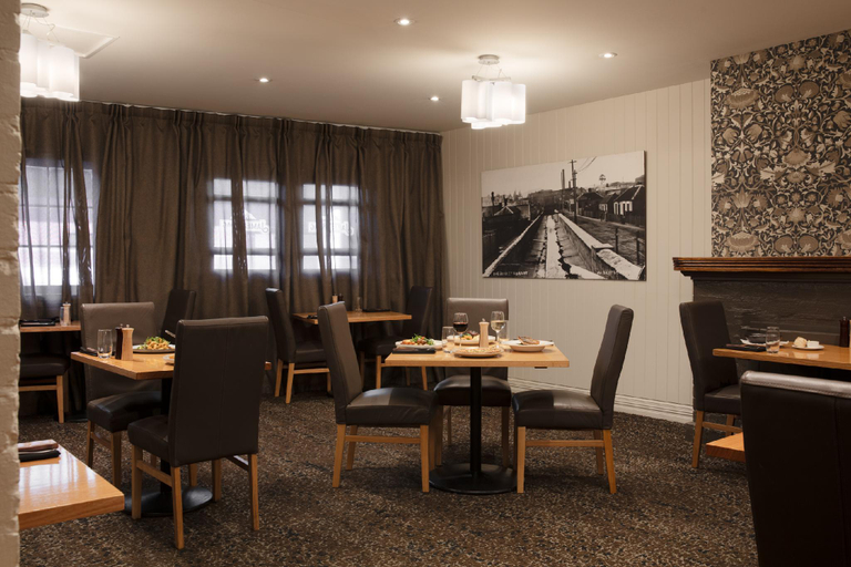 Food & Drinks 5, The Old Woolstore Apartment Hotel, Hobart