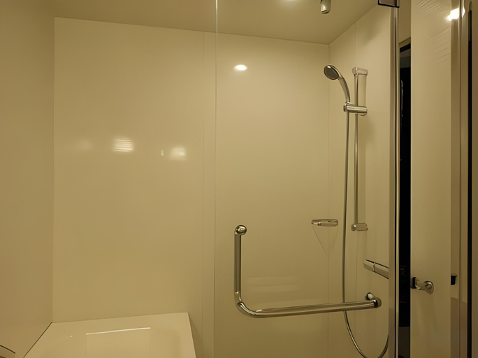 Bathroom 23