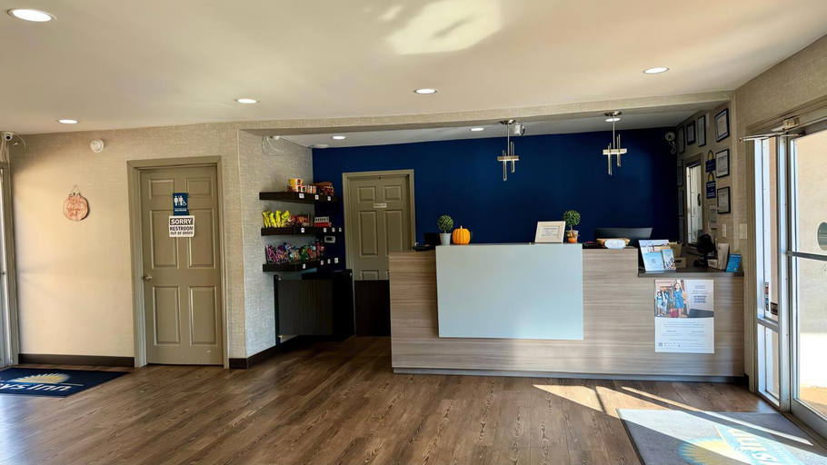 Public Area 2, Days Inn by Wyndham Cookeville, Putnam