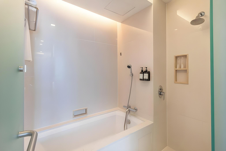 Bathroom 16