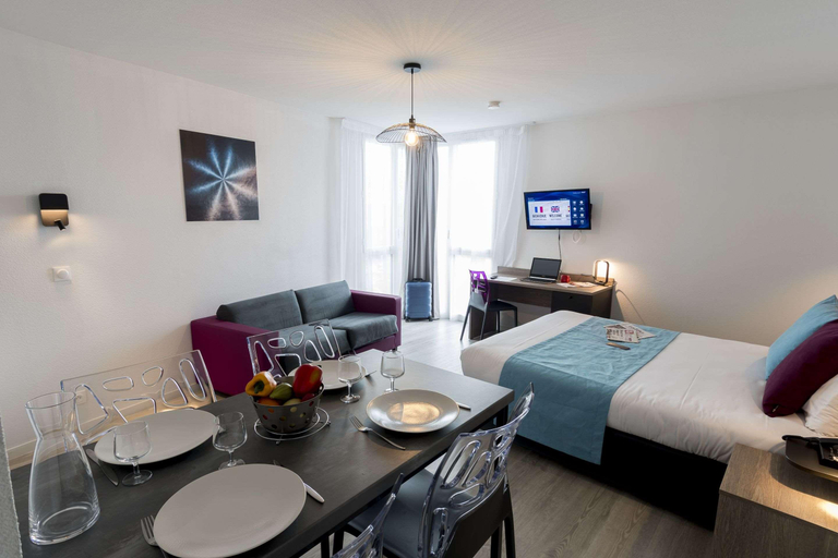 Bedroom 3, Appart-Hotel Mer & Golf City Bordeaux Lac, Gironde