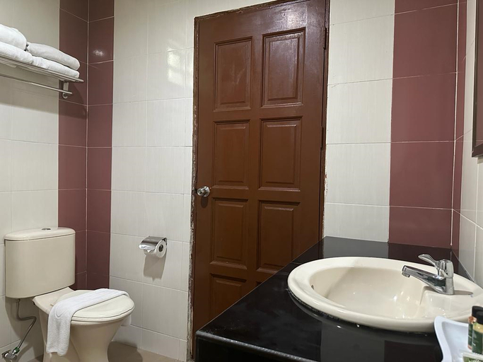 Bathroom 5